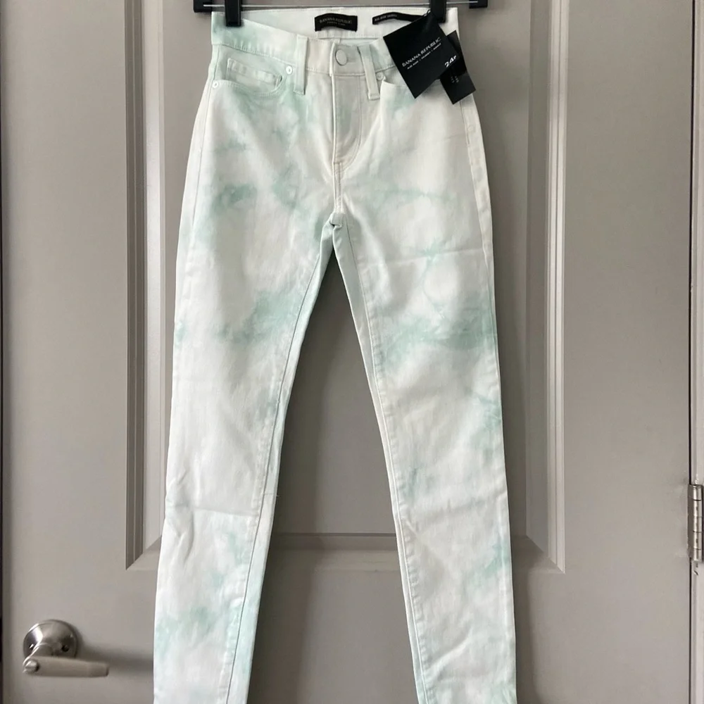 NEW!! BANANA REPUBLIC MID-RISE SKINNY DYED JEANS SIZE 24P - Picture 1 of 6
